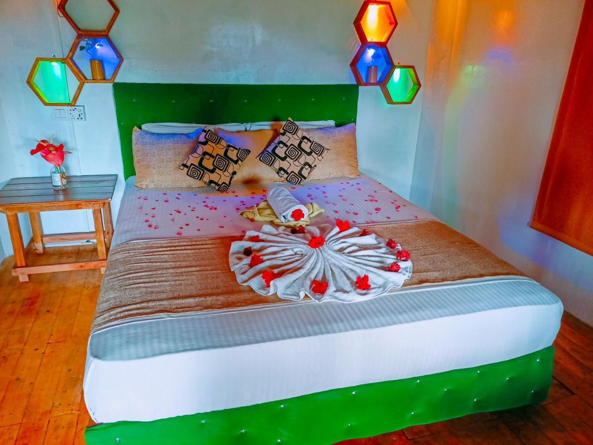סיגירייה Experience The Comforts Of An Amazing Treehouse מראה חיצוני תמונה