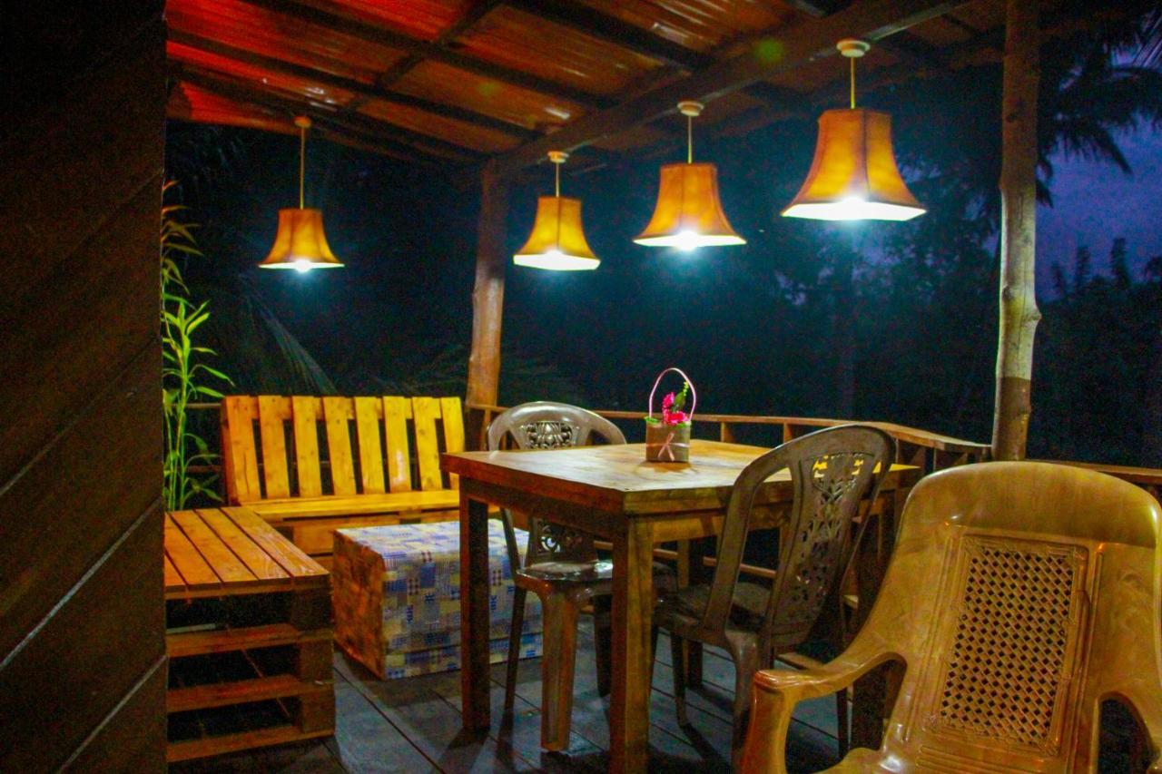 סיגירייה Experience The Comforts Of An Amazing Treehouse מראה חיצוני תמונה